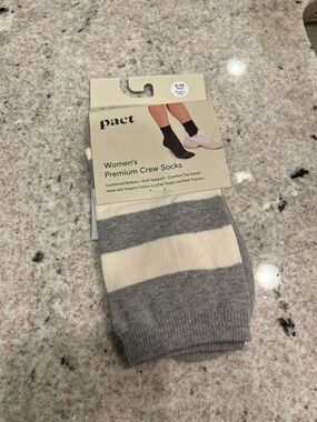 Pact Socks Womens 6-10 Ivory Gray  Ruby Stripe Crew Organic Cotton NWT